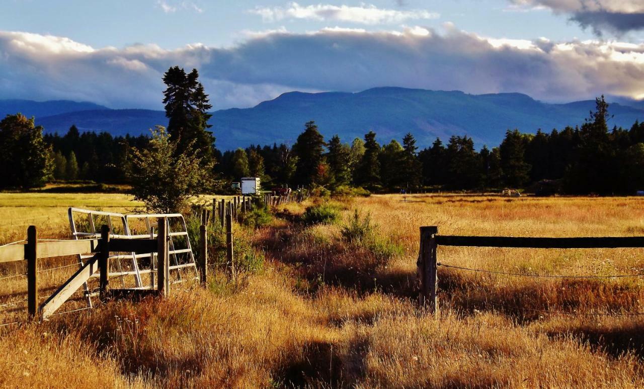 Paradise Acres Ranch Nanoose Bay Eksteriør billede